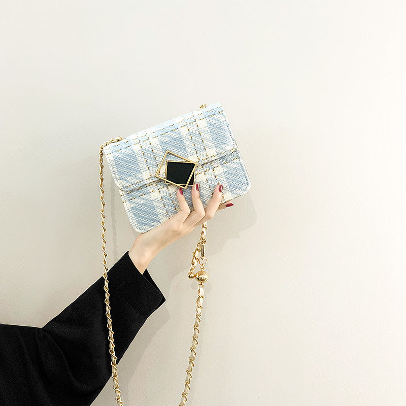 Damen Umhängetasche mit eleganter Karomusterung und luxuriösem Kettenriemen Nord Taschen