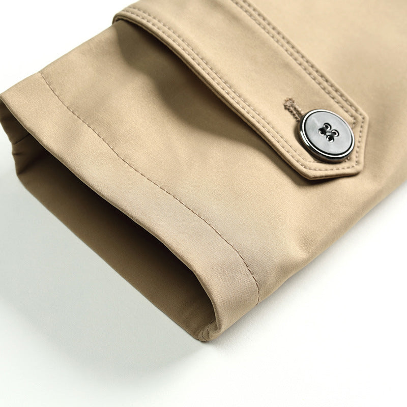 Herren Schmal geschnittener Trenchcoat mit Reverskragen und dezenter Knopfleiste Nord Taschen