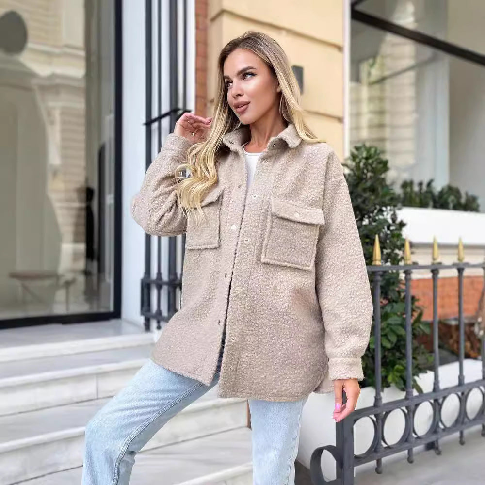 Damen Oversized Teddy-Übergangsjacke mit Brusttaschen und Druckknöpfen Nord Taschen