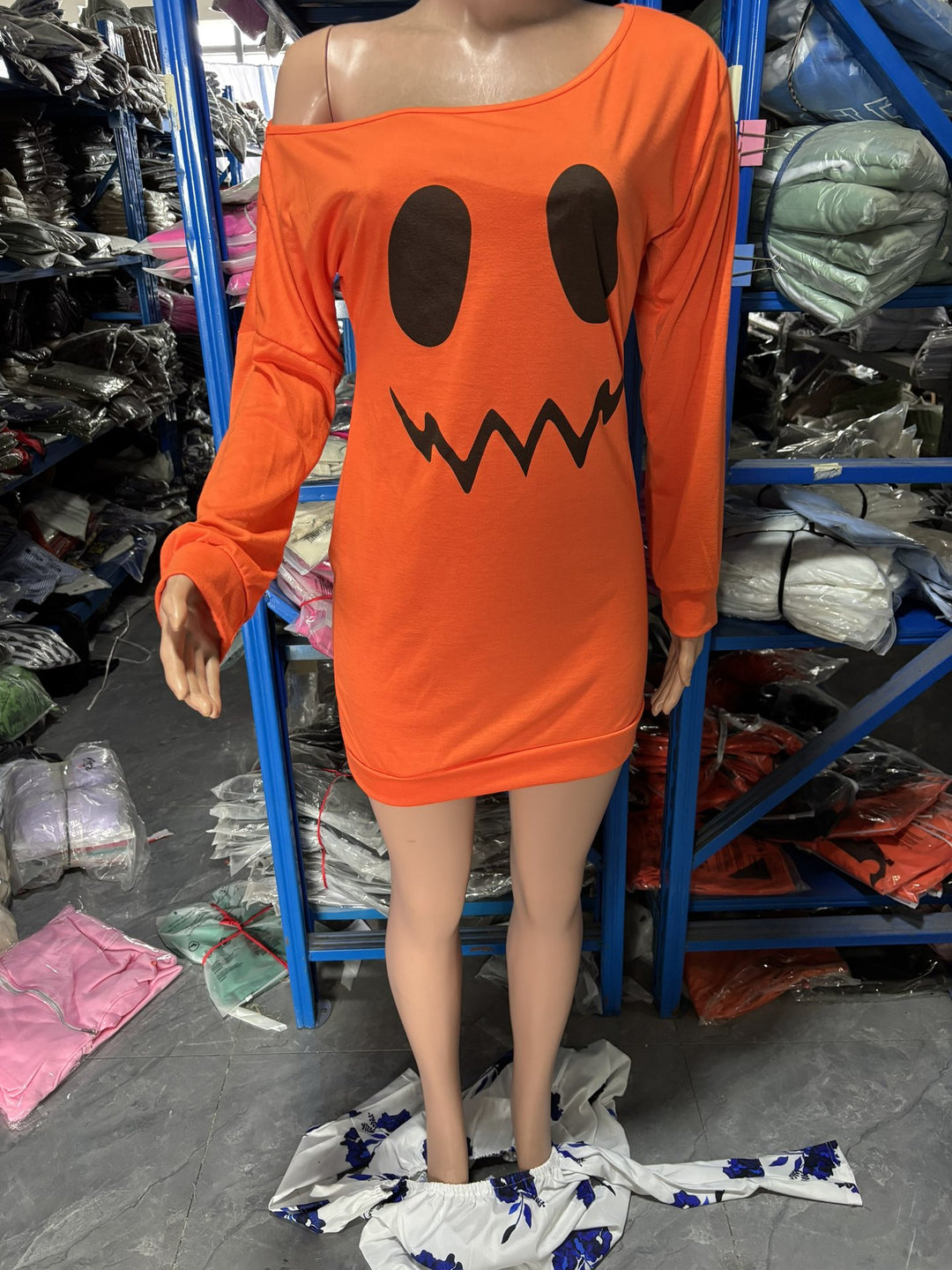 Damen Oversize Off-Shoulder Strickpullover mit Halloween-Kürbismotiv Nord Taschen
