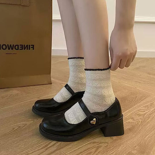Damen Mary-Jane Schuhe mit modischer Herzschnalle und komfortablem Blockabsatz