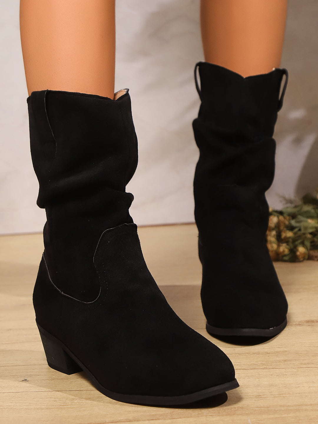 Damen Veloursleder Slouch-Cowboy-Stiefel mit niedrigem Blockabsatz Nord Taschen