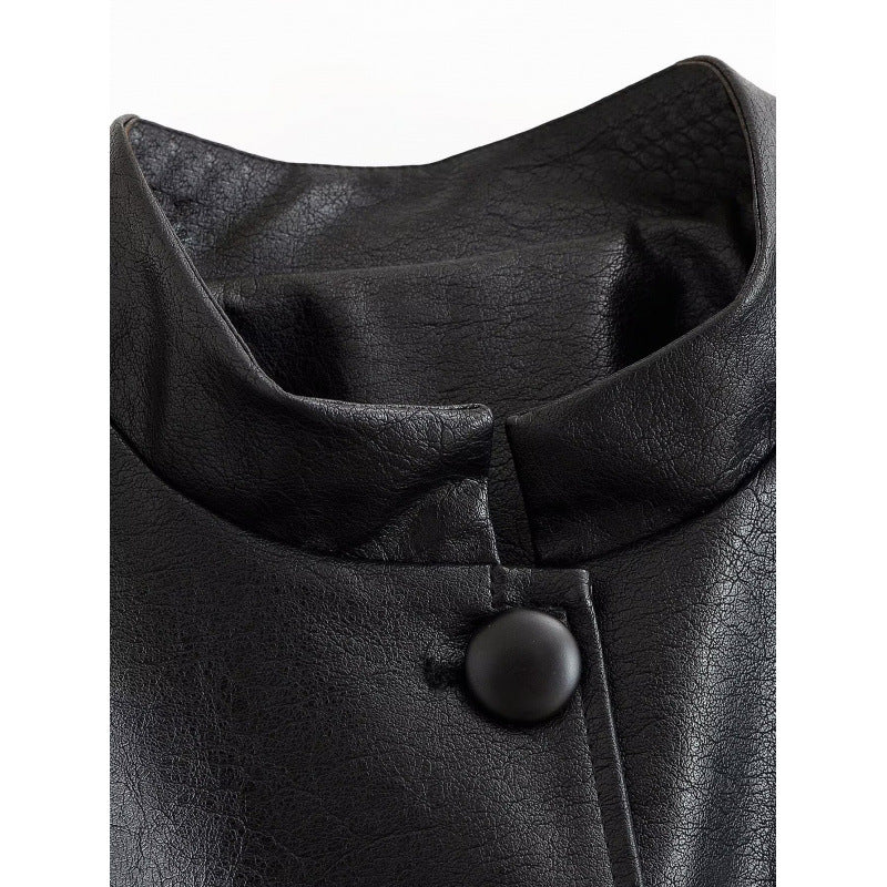 Damen Taillierte Utility‑Jacke aus Kunstleder mit Stehkragen, aufgesetzten Brusttaschen und Bindegürtel Nord Taschen