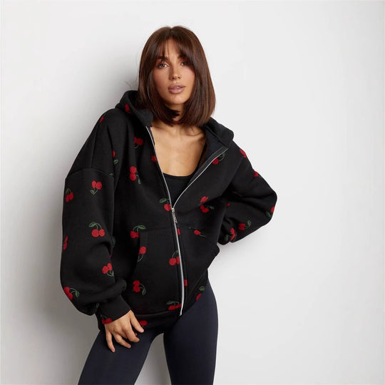 Damen verspielter Kapuzen-Zippullover mit Kirschenprint und oversized Passform Nord Taschen