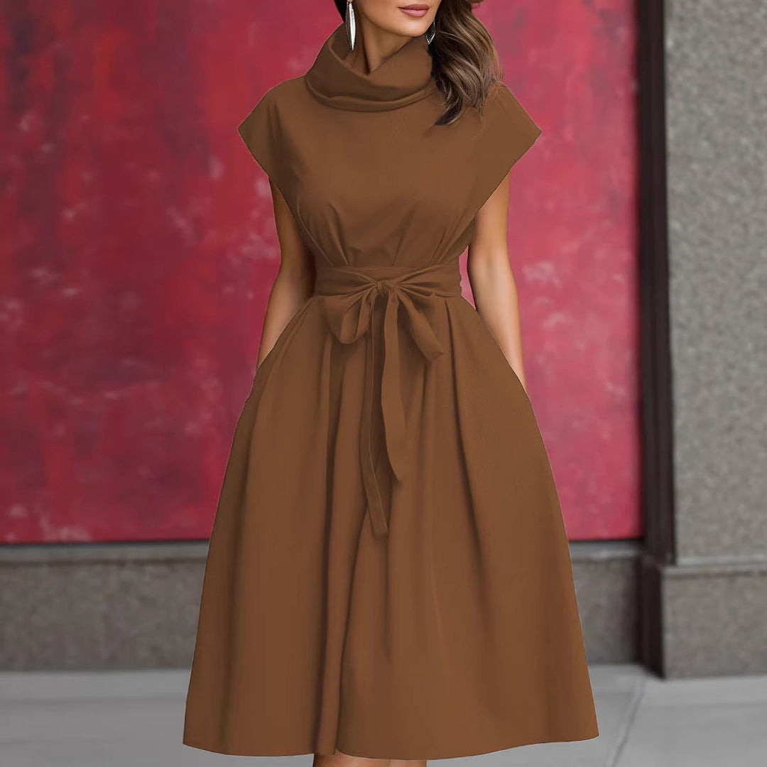 Damen Kleid mit schicker, geraffter Kapuze und praktischen Taschen