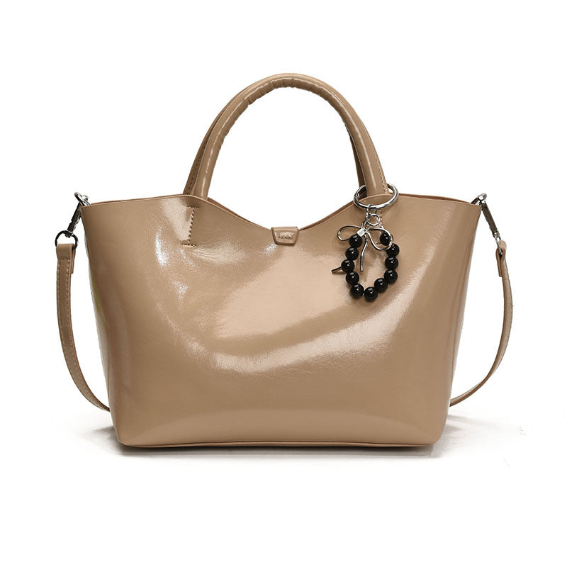 Damen elegante Handtasche mit hochwertiger Lackoberfläche Nord Taschen
