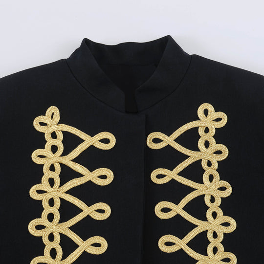 Damen Kurze Paradejacke im Military‑Look mit goldverzierter Kordelapplikation Nord Taschen