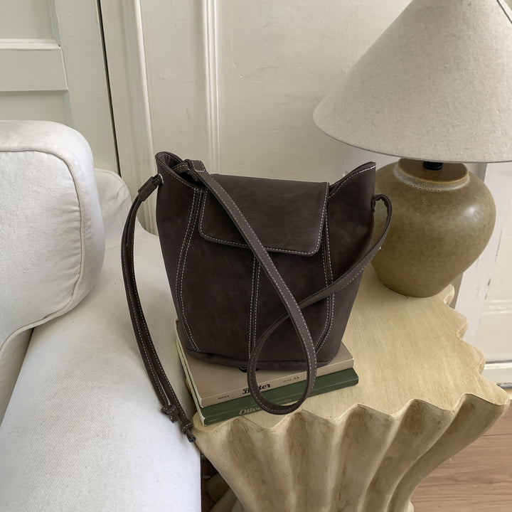 Damen Umhängetasche mit praktischem Kordelzug und weich strukturiertem Design Nord Taschen