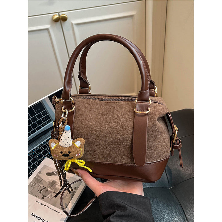 Damen Handtasche mit charmantem Tier-Anhänger und zwei Trageoptionen Nord Taschen