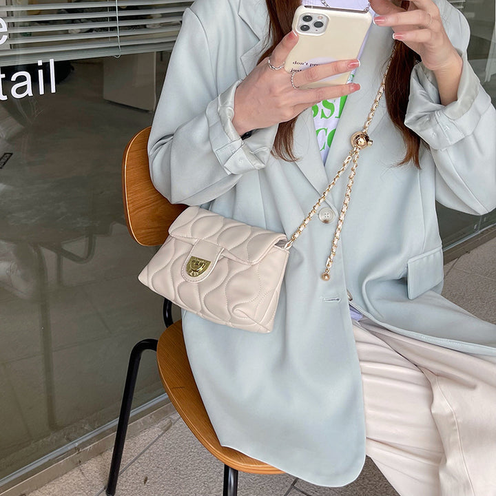 Damen Clutch-Tasche mit modischem Kettenakzent und luxuriösem Steppmuster Nord Taschen