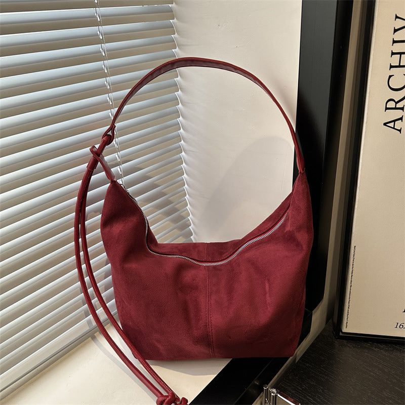 Damen Umhängetasche aus hochwertigem Wildleder mit elegantem Reißverschluss Nord Taschen