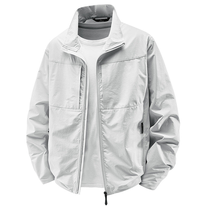 Herren Leichte urbane Windjacke mit Stehkragen, wasserabweisender Gewebemischung und verdeckten Reißverschlüssen Nord Taschen