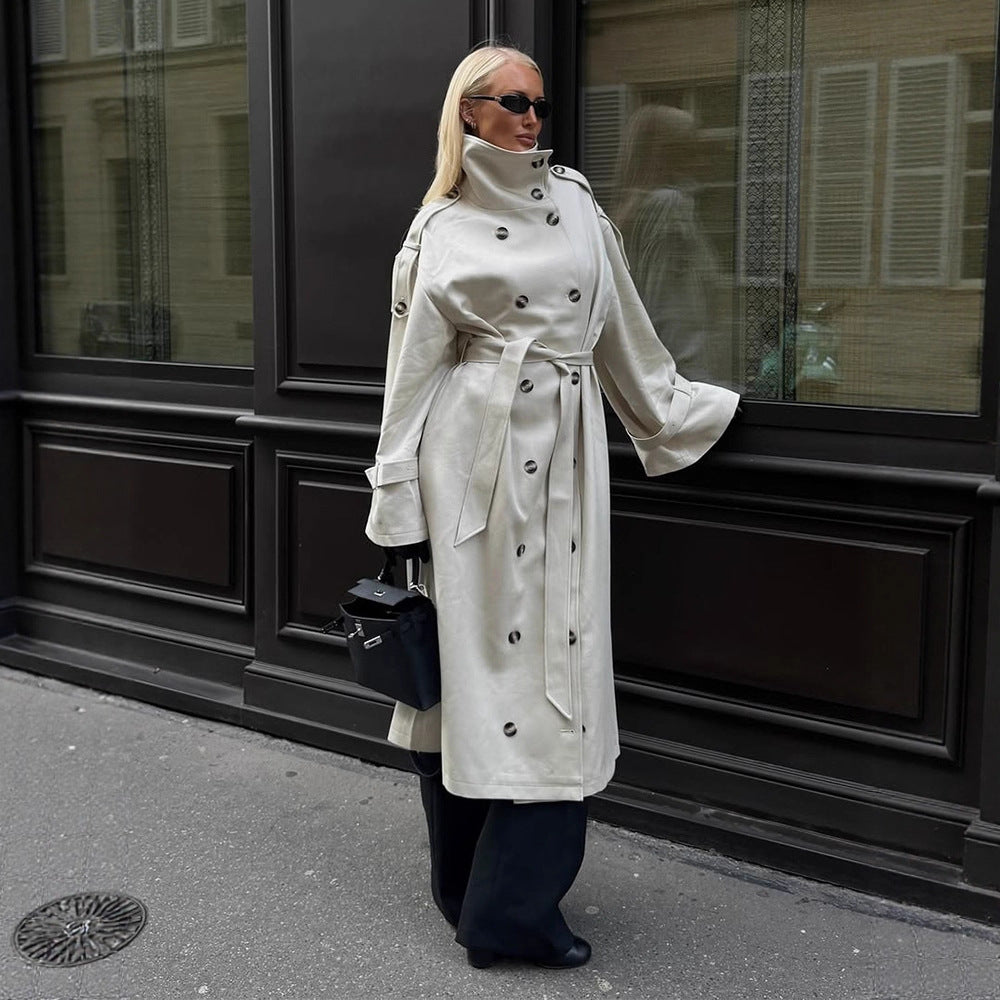 Damen Langer Trenchcoat mit hohem Stehkragen, doppelreihiger Knopfleiste und weiten Manschetten Nord Taschen