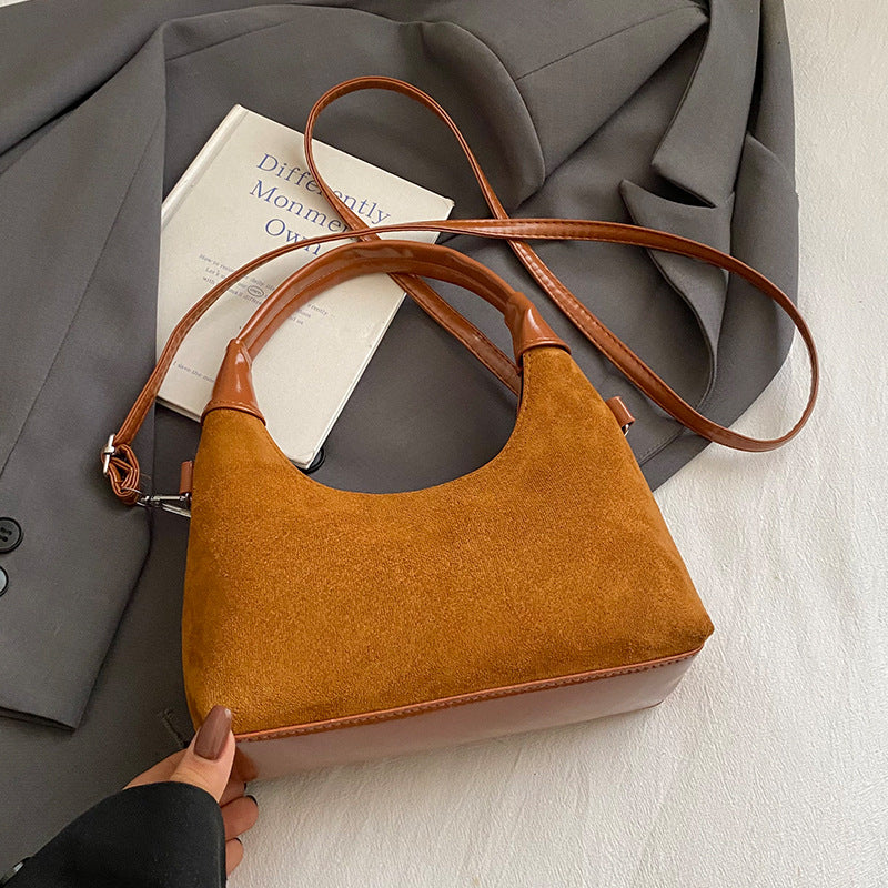 Damen Kuschel Tasche mit abnehmbarem Plüsch Anhänger Nord Taschen
