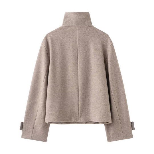 Damen Cropped Wollmix-Kurzjacke mit hohem Stehkragen, asymmetrischer Knopfleiste und Krempelmanschetten Nord Taschen