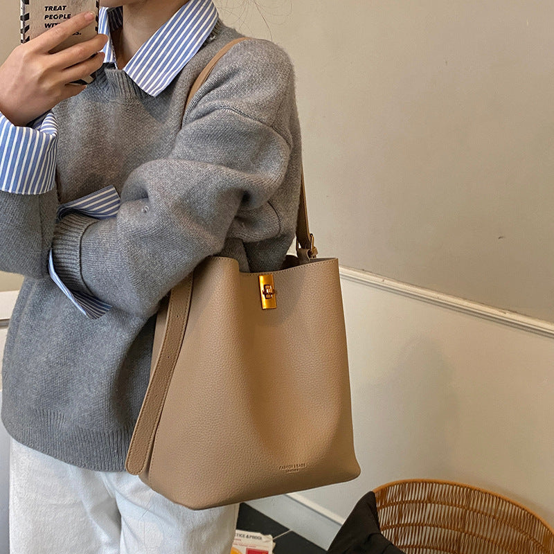 Damen elegante Tote Bag mit modernem Verschluss Nord Taschen