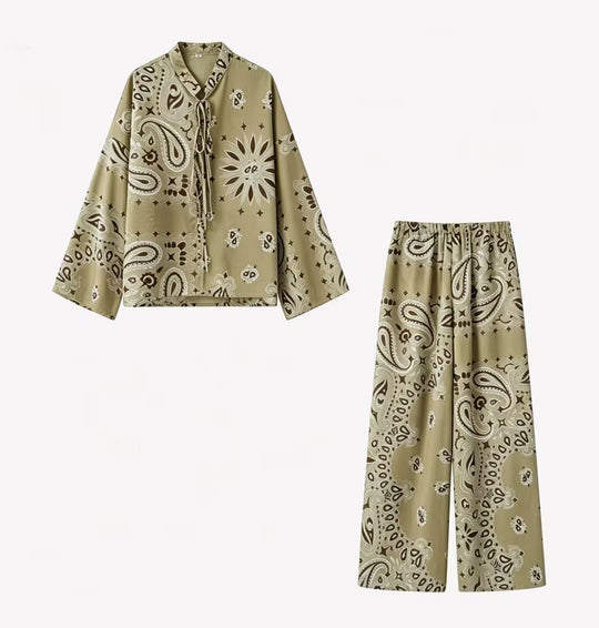 Damen Zweiteiliges Satinoptik-Lounge-Set mit Paisley-Print, Kimonokragen-Bluse und weiter Culotte-Hose Nord Taschen