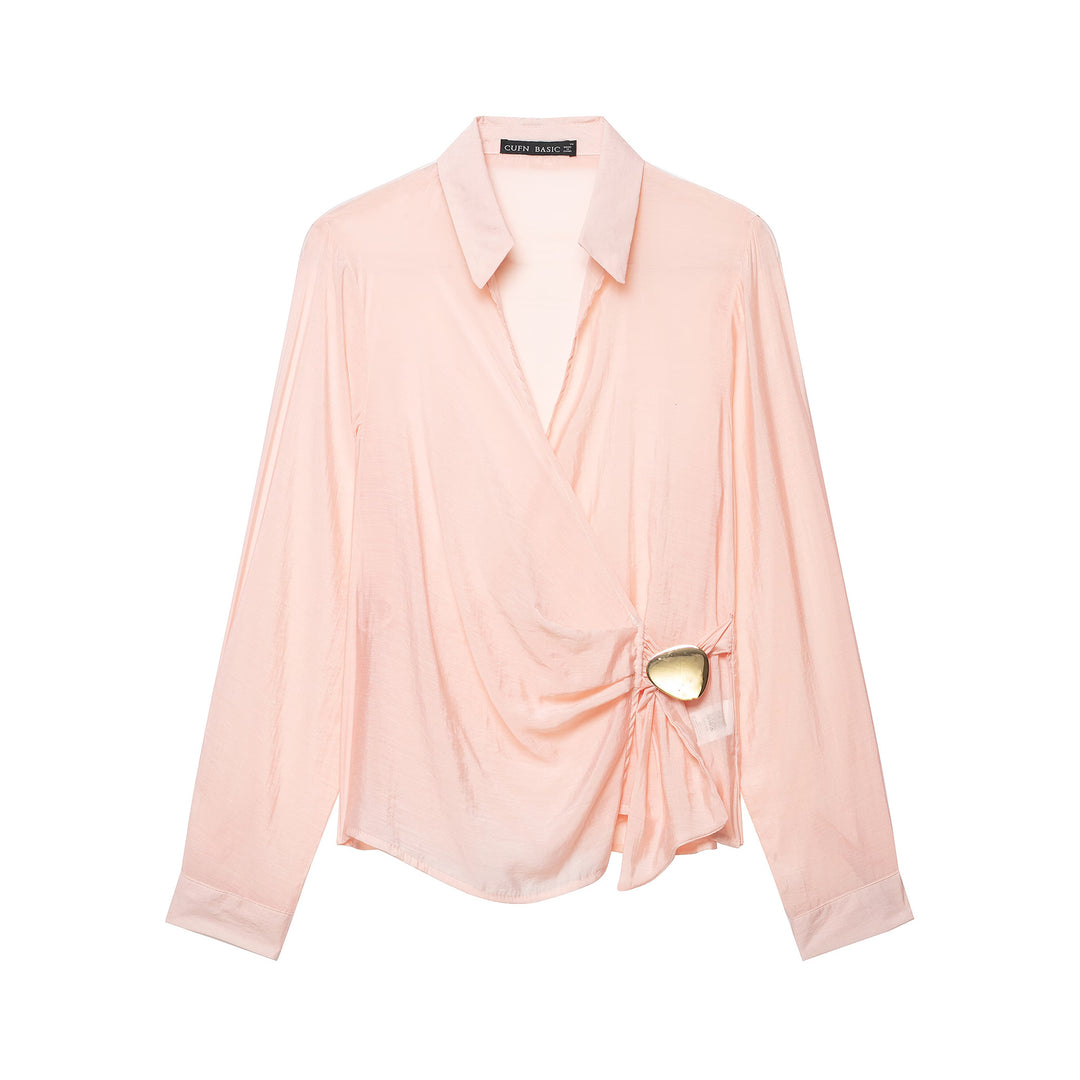 Damen Wickelbluse aus seidigem Crêpe mit Drapierung, tiefem V‑Ausschnitt und goldem Zierknopf Nord Taschen
