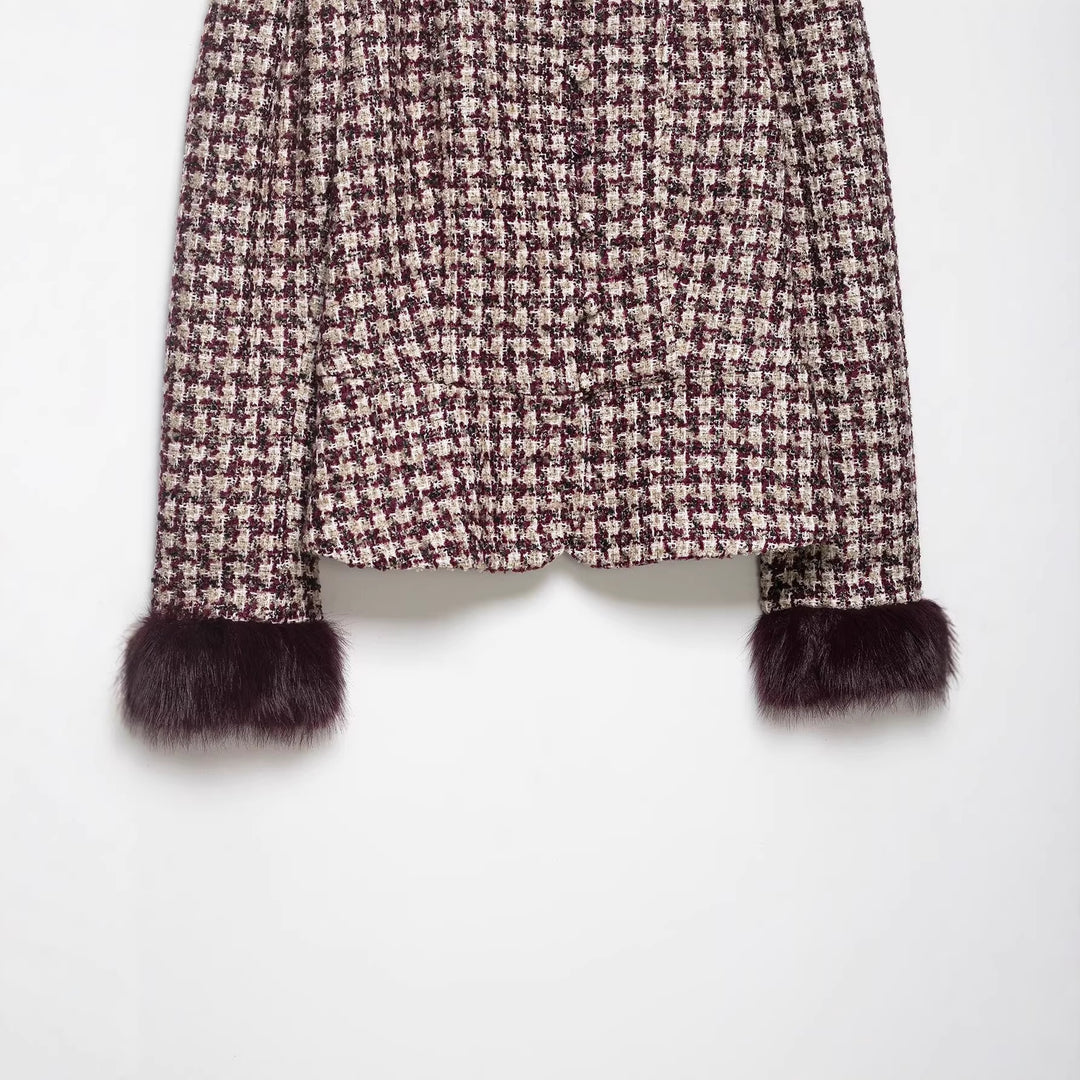 Damen Kurze Bouclé-Tweedjacke mit Stehkragen und Kunstpelzmanschetten Nord Taschen