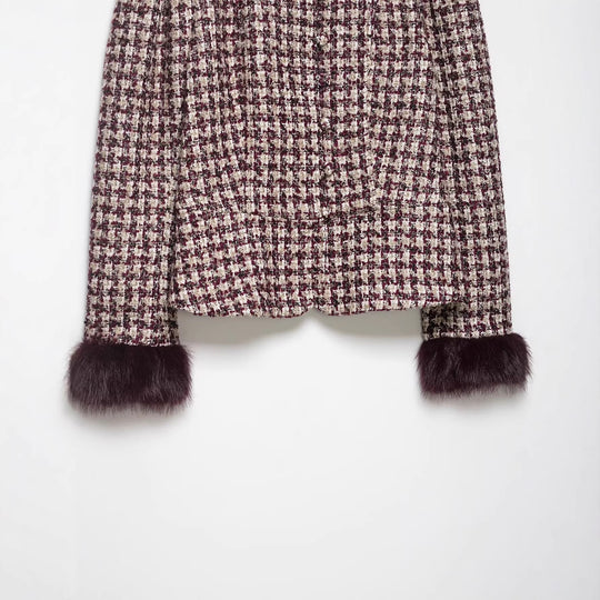 Damen Kurze Bouclé-Tweedjacke mit Stehkragen und Kunstpelzmanschetten Nord Taschen