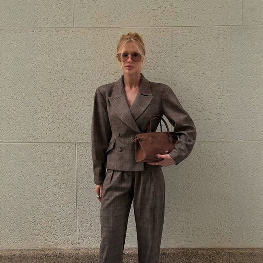 Damen Taillierter zweiteiliger Blazer- und Hosenanzug im Glencheck-Muster Nord Taschen