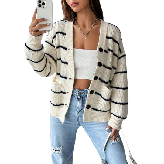 Damen oversized Strickcardigan mit Rippenkante, aufgesetzten Taschen und Knopfverschluss Nord Taschen
