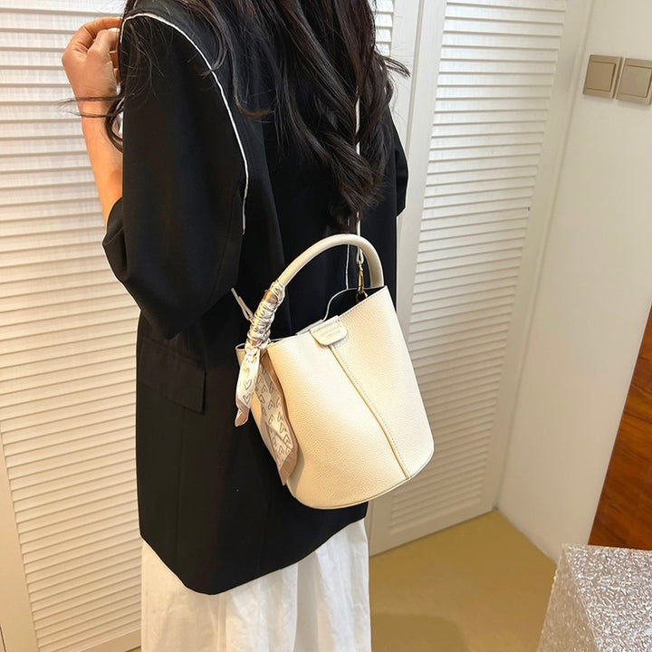 Damen Minimalistische Bucket Bag mit stilvollem Trageriemen Nord Taschen