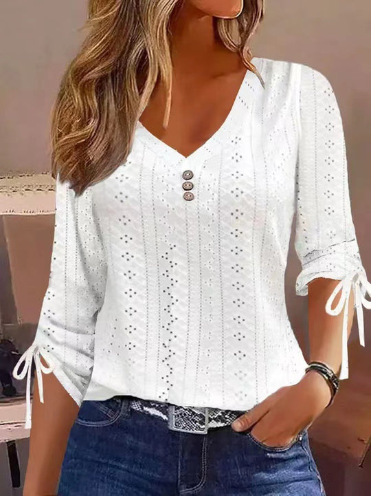 Damen Lochstrick-Bluse mit V-Ausschnitt, Zierknopfleiste und Bindärmeln Nord Taschen