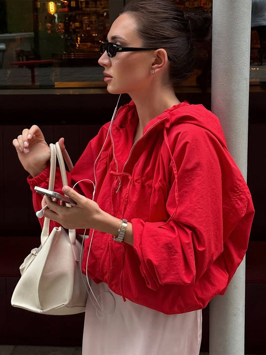 Damen Leichte Nylon-Haori-Kapuzenjacke mit Rüschenkragen, Tunnelzug und Ballonärmeln Nord Taschen