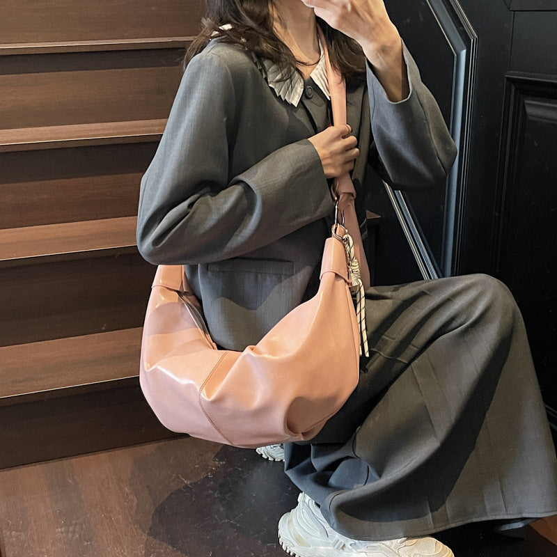 Damen Hobo-Tasche aus weichem, strukturiertem Kunstleder mit modernem Design Nord Taschen
