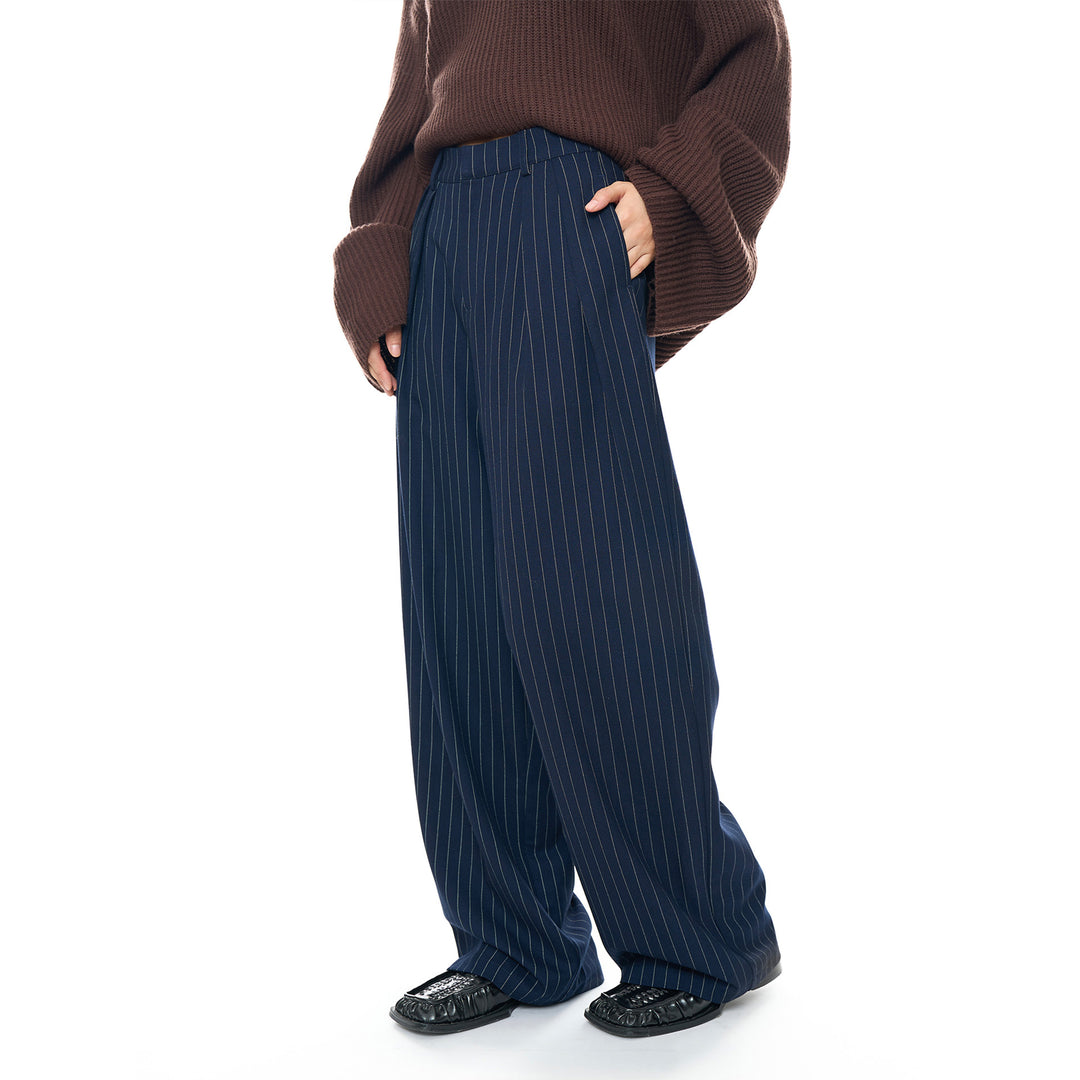 Damen Weite Hochtaillierte Bundfalten-Hose mit Nadelstreifen Nord Taschen