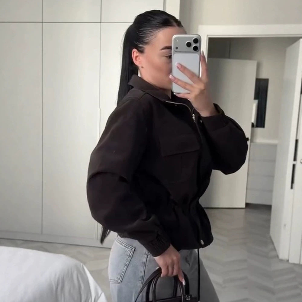 Damen Kurzjacke im Utility‑Stil mit Taillenzug und Stehkragen Nord Taschen