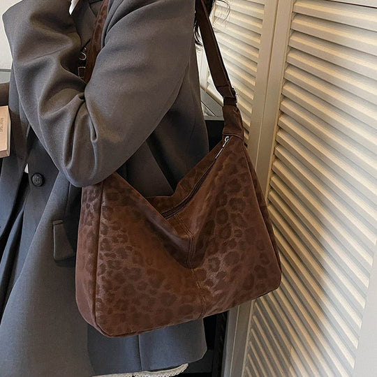 Damen Hobo-Tasche mit elegantem Leopardenmuster und praktischen Fächern Nord Taschen