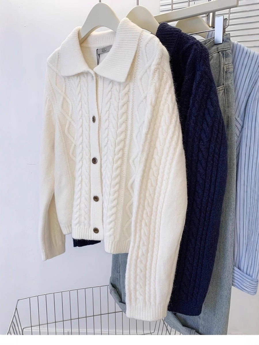Damen Strickjacke mit Zopfmuster, Umlegekragen und Knopfleiste Nord Taschen