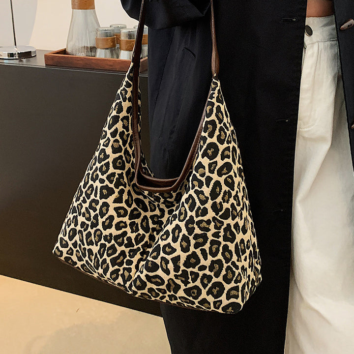 Damen Hobo-Tasche mit attraktivem Leopardenmuster und komfortablem Schultertragegurt Nord Taschen