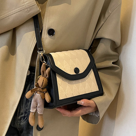 Damen modische Umhängetasche mit edlem Rautenstepp Nord Taschen