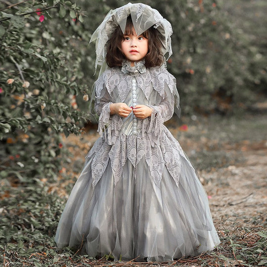 Mädchen märchenhaftes Gespensterkostüm mit Spitzenverzierungen Nord Taschen