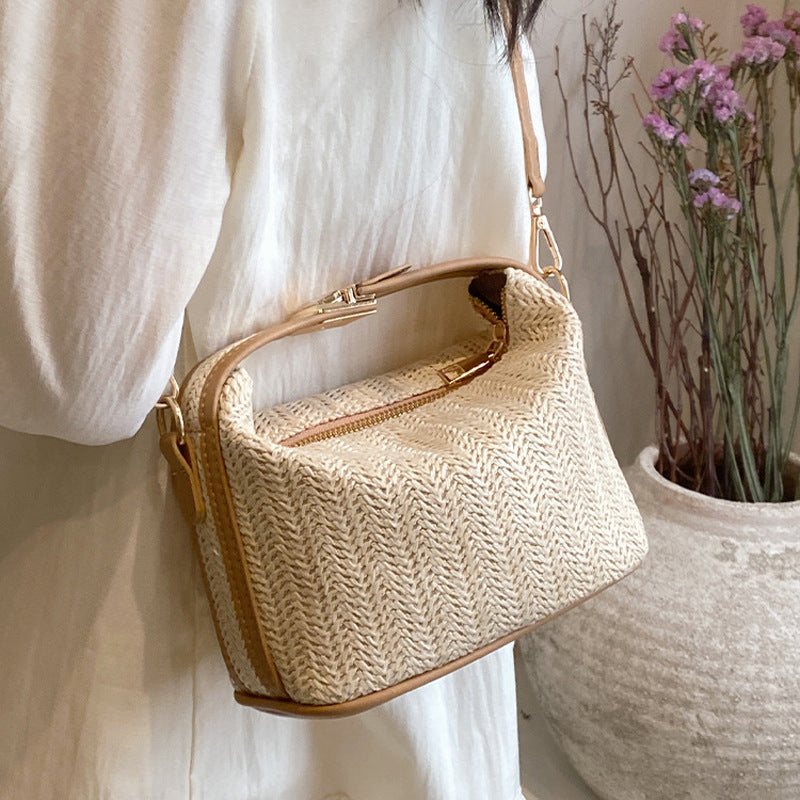 Damen Umhängetasche aus geflochtenem Naturmaterial mit elegantem Tragegurt Nord Taschen