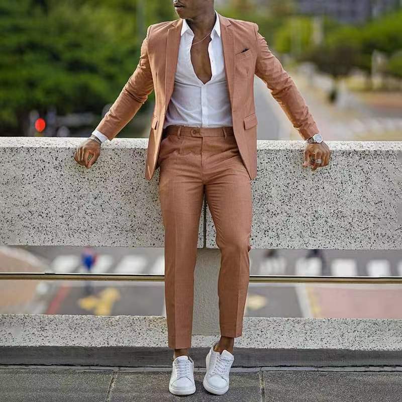 Herren eleganter Anzug mit modernem Slim-Fit-Schnitt und nachhaltigem GewNord Taschene Nord Taschen