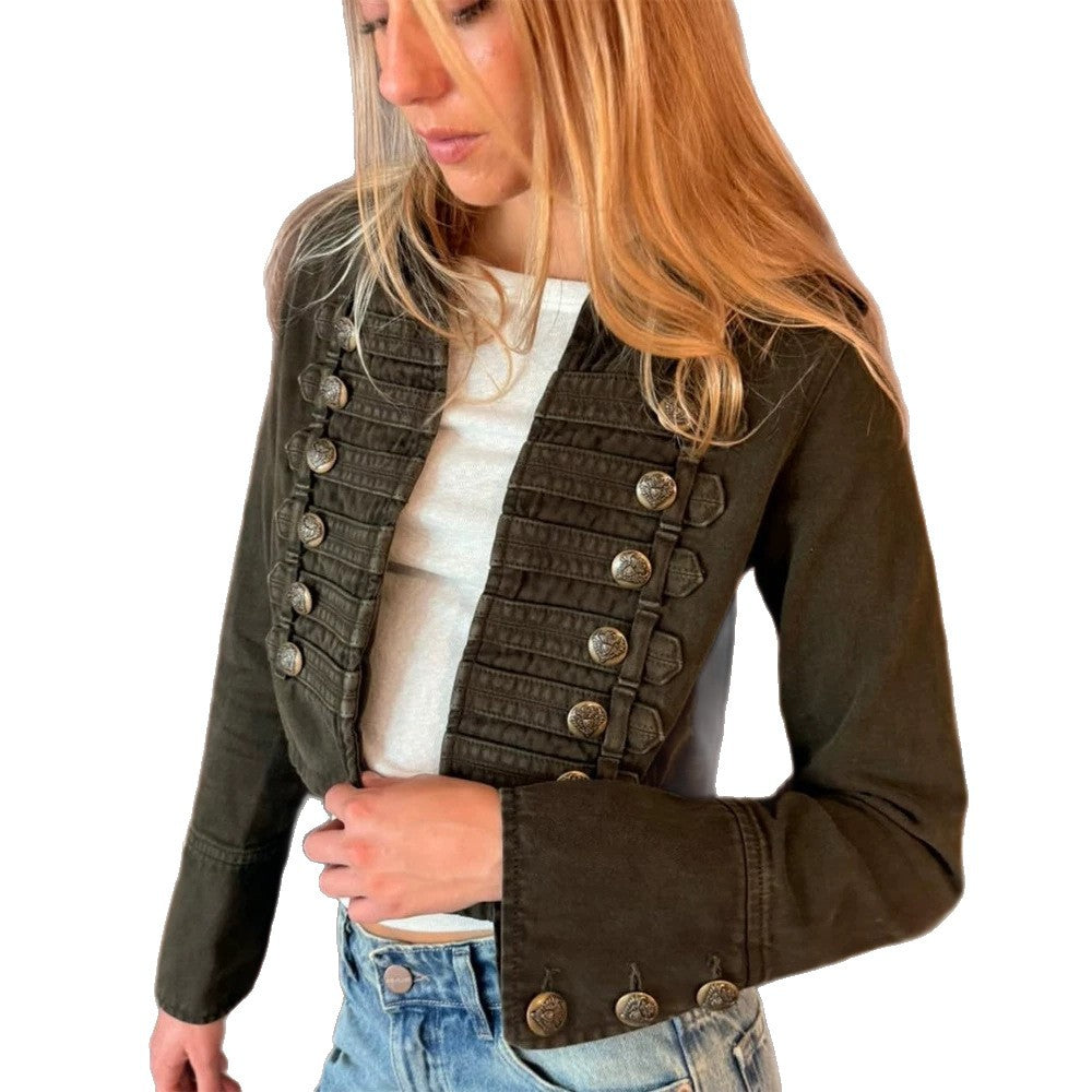 Damen Militärisch inspirierte taillierte Kurzjacke mit Zierfalten und Metallknöpfen Nord Taschen