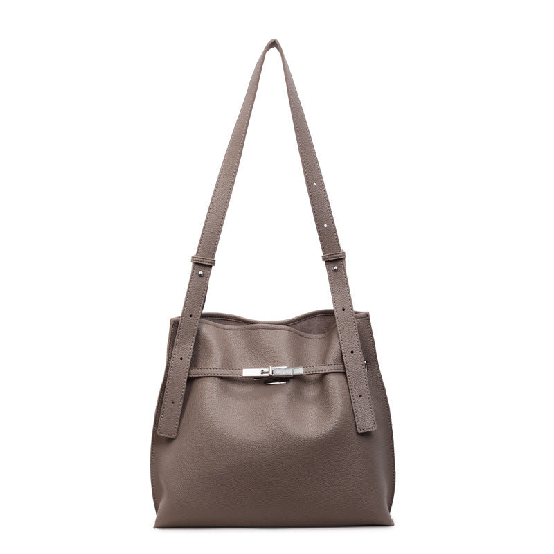 Damen Hobo-Tasche aus hochwertigem glatt genarbtem Kunstleder mit stilvoller Schnalle Nord Taschen