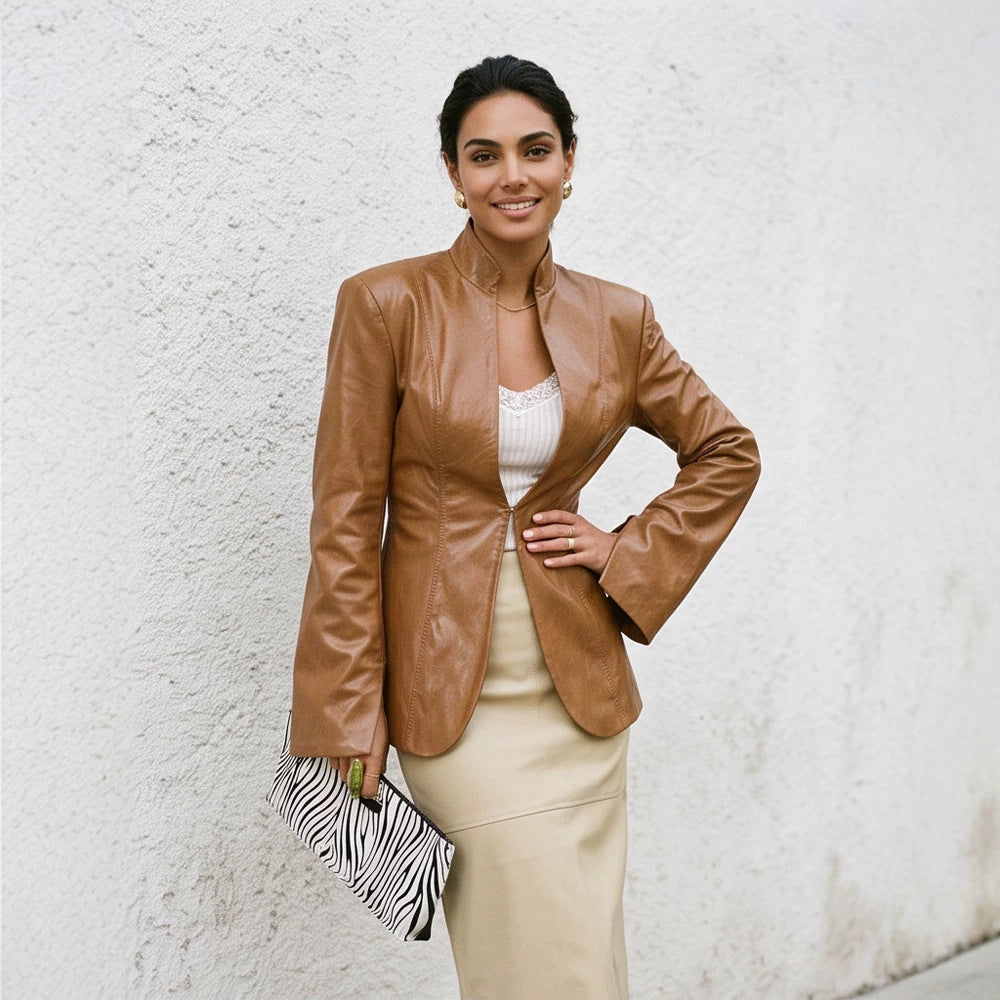 Damen taillierter Veganleder‑Blazer mit sculpted Nähten und Stehkragen Nord Taschen
