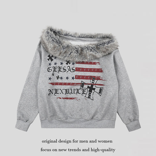 Damen Off-Shoulder Sweatshirt mit Fake-Fur-Kragen, Relaxed-Fit und Vintage-Flaggenprint Nord Taschen