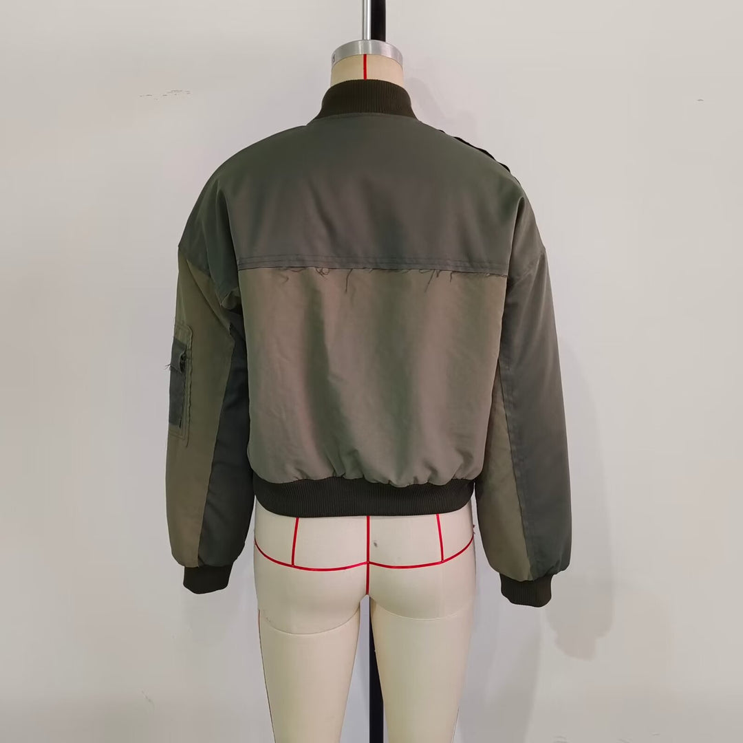 Damen Kurze Oversize-Bomberjacke mit Utility-Taschen und Rippbündchen Nord Taschen