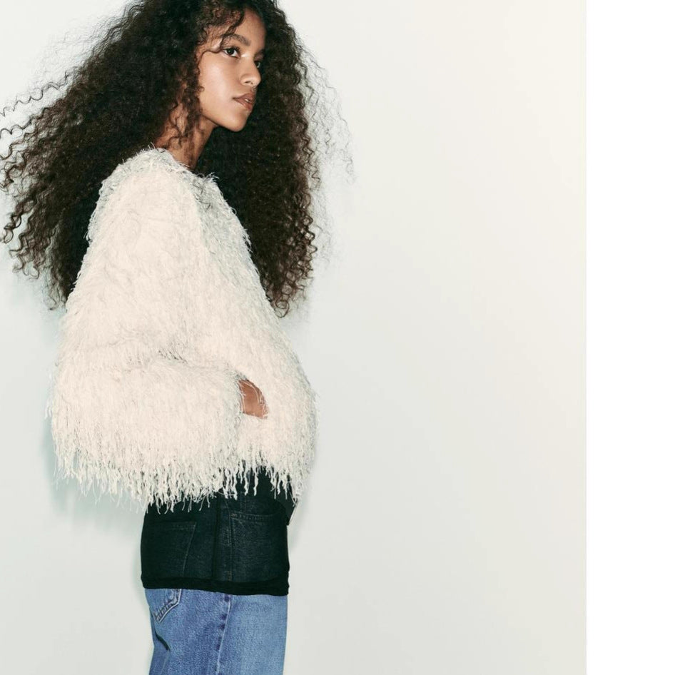 Damen Flauschiger Fransen-Pullover im Boxy-Cut Nord Taschen