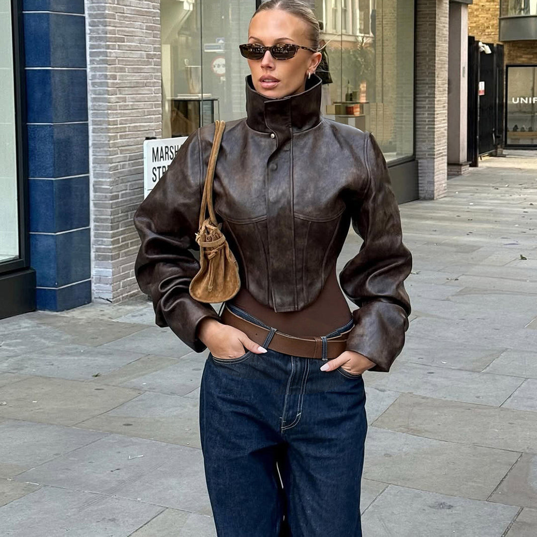 Damen Konturierte Kurzlederjacke mit hohem Stehkragen und Ballonärmeln Nord Taschen