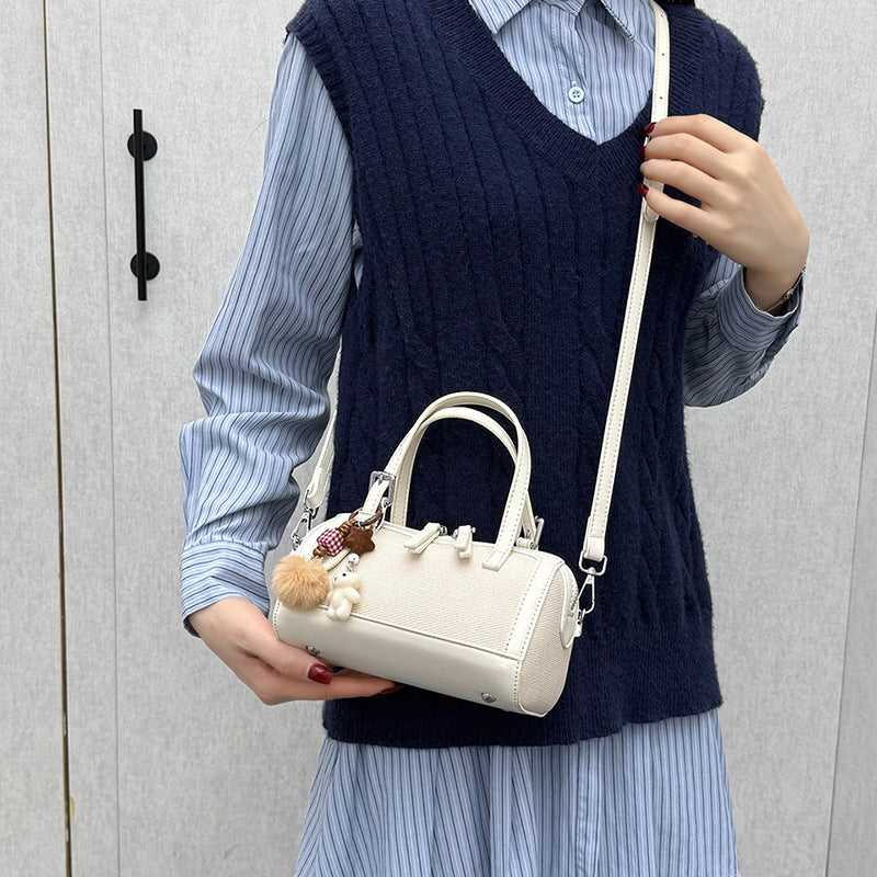 Damen Mini-Tasche mit verspieltem Anhänger Nord Taschen