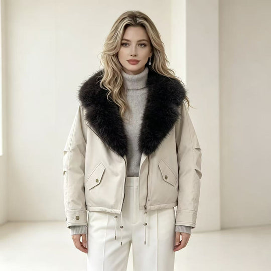 Damen nan kurze Bomberjacke mit voluminösem Kunstfellkragen, Kordelzugsaum und Pattentaschen Nord Taschen