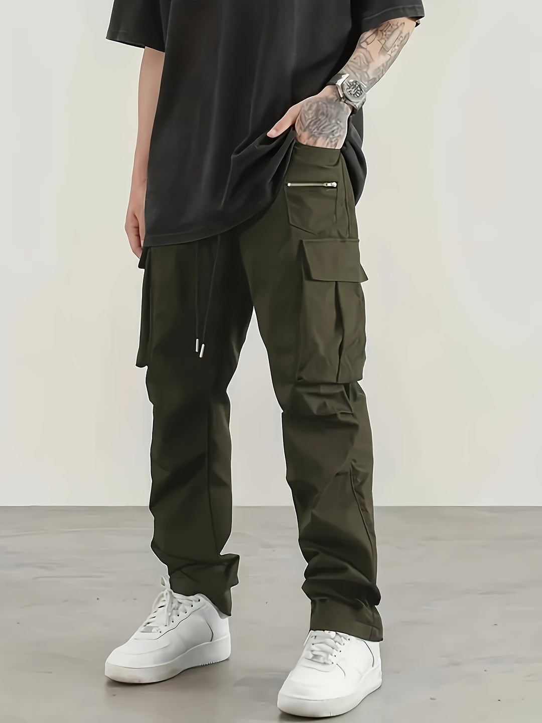Herren utilitaristische Cargohose mit Reißverschluss‑Tasche, Klappen & Kordelbund Nord Taschen
