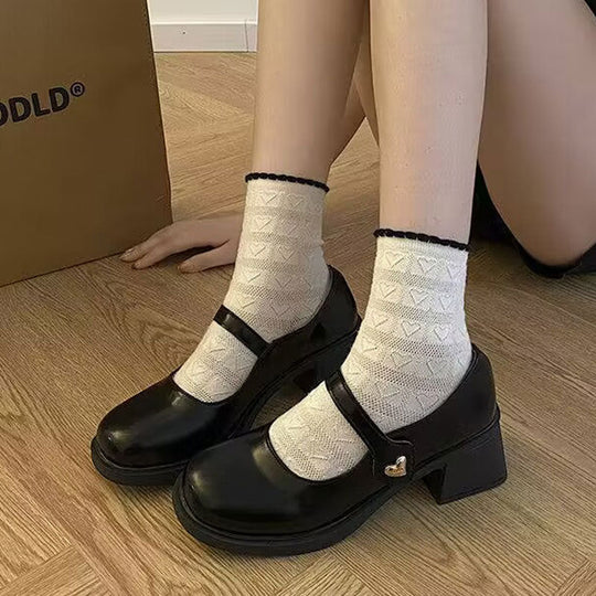 Damen Mary-Jane Schuhe mit modischer Herzschnalle und komfortablem Blockabsatz